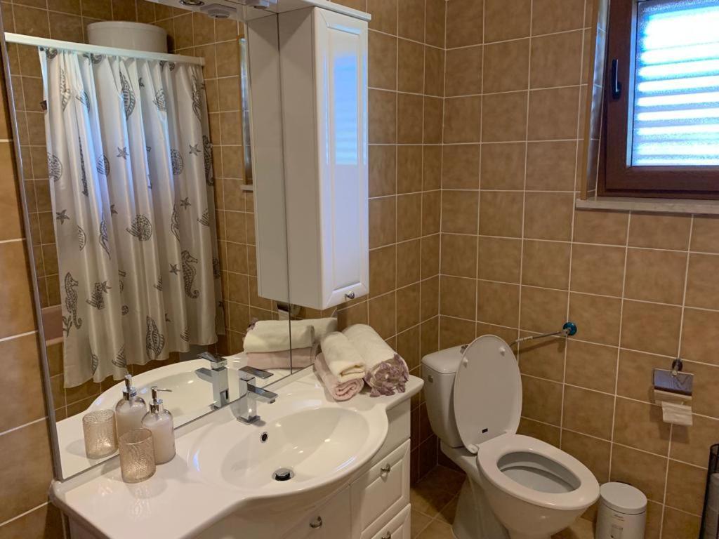 Apartment Juric Kaštel Novi المظهر الخارجي الصورة